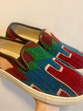 Slip-On Kilim Pattern Flats in Red, Blue & Green